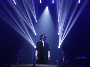 Tulus Tutup Festival LIKE 2 Fest Hari ke-3 dengan Manusia Kuat