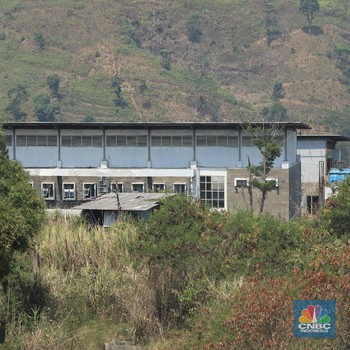 Parah! 'Bangkai' Gedung Wisma Atlet di Hambalang Makin Hancur