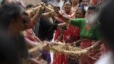 Iblis yang amat ditakuti ini mendapat nama dari lonceng tersebut, karena Ghanta berarti lonceng, dan Karna artinya telinga. (Photo by PRAKASH MATHEMA / AFP)