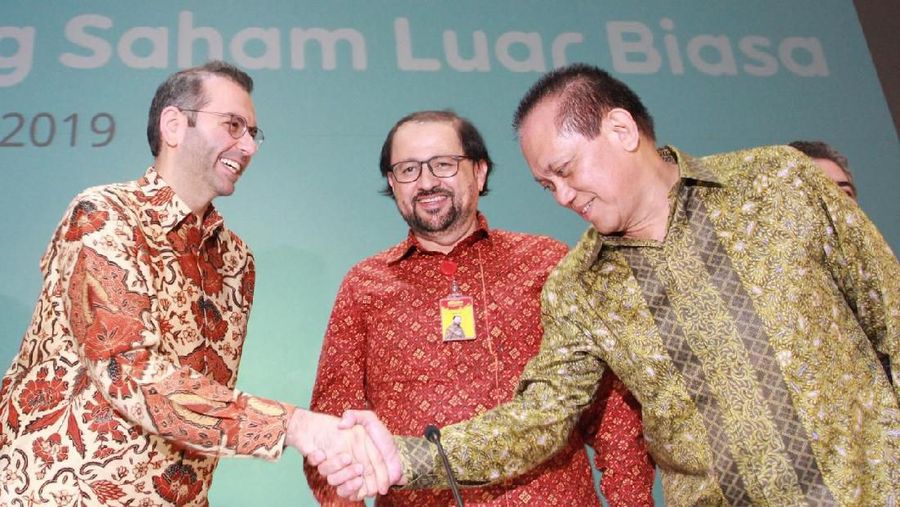 PT Indosat Tbk (ISAT) membuka peluang menghimpun pendanaan di pasar modal melalui rights issue.