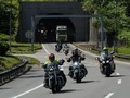 Uji Nyali Naik Motor di 'Negeri Orang'
