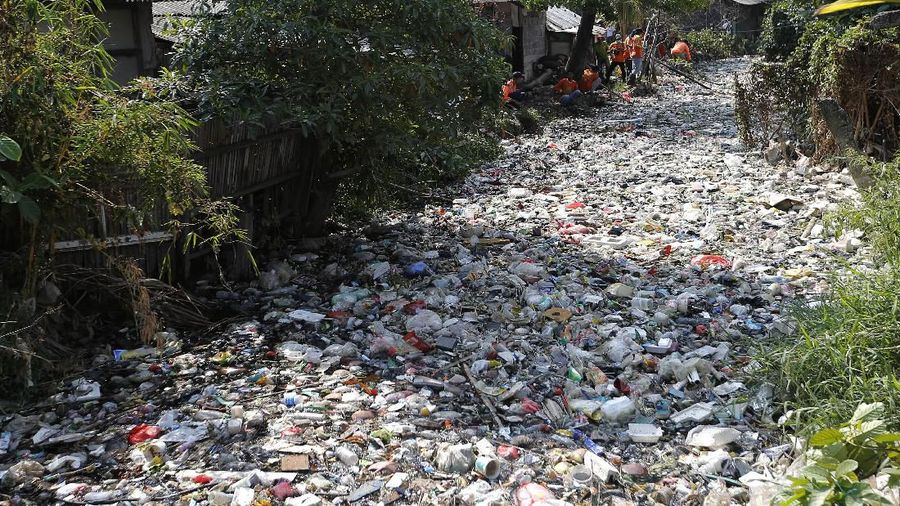 Petugas akan diterjunkan di lokasi untuk bersih-bersih selama satu bulan ke depan.