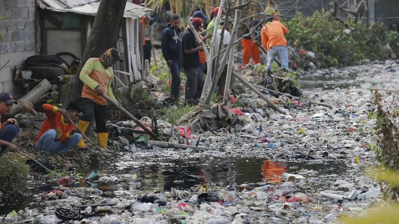 Petugas akan diterjunkan di lokasi untuk bersih-bersih selama satu bulan ke depan.