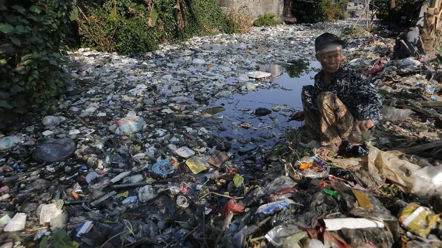 Petugas akan diterjunkan di lokasi untuk bersih-bersih selama satu bulan ke depan.
