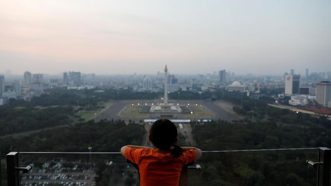 Atasi Polusi, Anies Diminta Segera Terapkan Jalan Berbayar