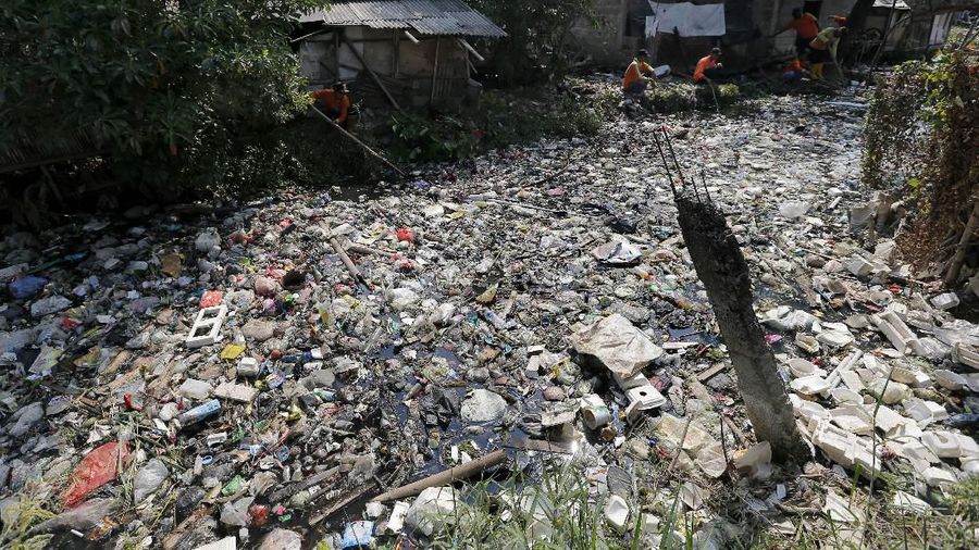 Kena Cukai Rp 200, Harga Selembar Plastik Jadi Rp 500