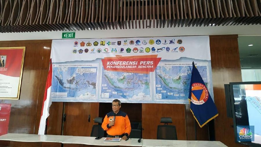 Badan Nasional Penanggulangan Bencana (BNPB) mengungkapkan empat orang meninggal dunia dan empat orang luka-luka.