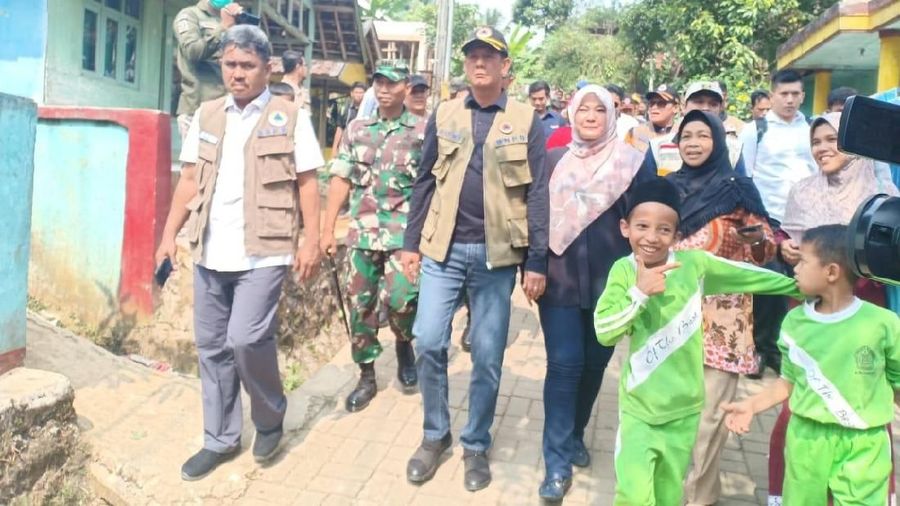 Ini penting terutama karena kawasan pantai selatan Banten tersebut memang rawan terjadi gempa dan berpotensi tsunami.
