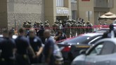 Seorang terduga penembak di El Paso, Texas ditahan polisi. Dikutip dari CNN, identitas penembak dikenali sebagai Patrick Crusius dari Allen yang berusia 21 tahun. (Mark Lambie/The El Paso Times via AP)