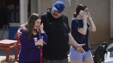 Polisi meminta masyarakat untuk menghindari area di sekitar jalan raya Hawkins dan Gateway East guna kepentingan penyelidikan. (Briana Sanchez/The El Paso Times via AP)