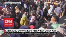 VIDEO: Aksi Saling Dorong Saat Pelepasan Calon Haji