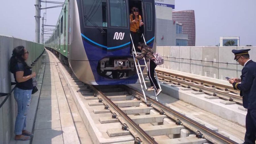 Kerugian yang terjadi akibat pasokan listrik yang terputus dari PLN ke PT MRT Jakarta diperkirakan mencapai Rp 507 juta.