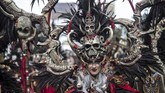 Sebanyak delapan defile suku bangsa akan ditampilkan di karnaval ini yakni Suku Bangsa Aztec (Meksiko), Mongol (Mongolia), Zulu (Afrika Selatan), Viking (Norwegia), Karen (Thailand), Polynesia, dan Indonesia Suku Minahasa (Sulawesi Utara) dan Hudoq (Kalimantan Timur). (JUNI KRISWANTO / AFP)