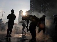 Demo Hong Kong Berlanjut, Polisi Tangkap 420 Orang