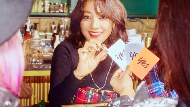 Rayakan Chuseok, CL dan Jihyo TWICE Unggah Foto 'Muka Bulan'