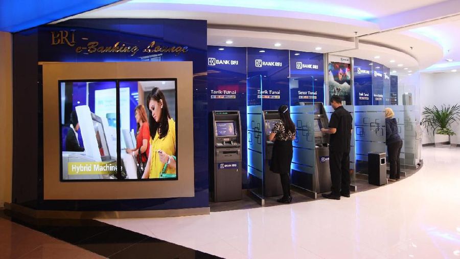 BRI melakukan berbagai tindakan preventif sehingga jaringan kantor dan e-channel mampu terus beroperasi dengan baik.