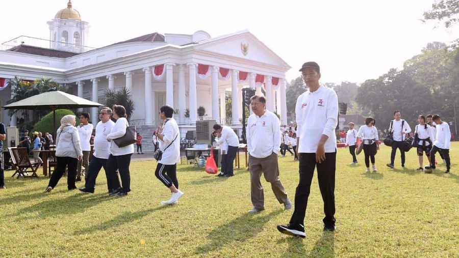 Jokowi menggelar acara Gathering Keluarga Kabinet Kerja dengan tema