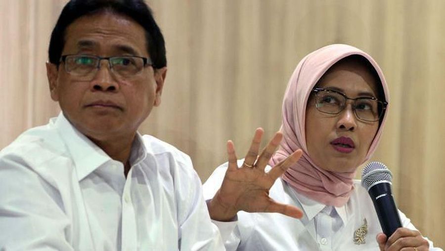 Plt Direktur Utama PLN Sripeni Inten memohon maaf.