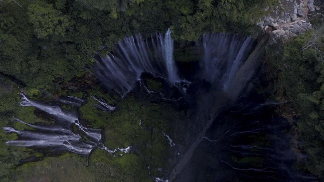 Foto Kemegahan Air Terjun Tumpak Sewu