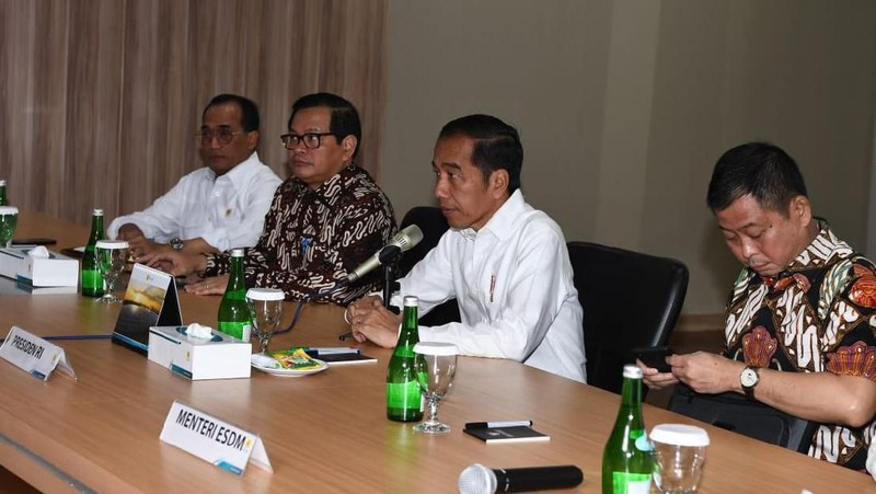 Plt Direktur Utama PLN Sripeni Inten memohon maaf.