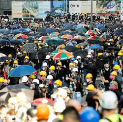 Anti Pemerintah, Ribuan Guru Hong Kong Masuk Barisan Demo