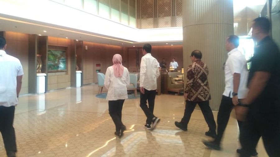Jokowi pagi-pagi sambangi PLN dan menegur mereka soal pemadaman listrik massal kemari