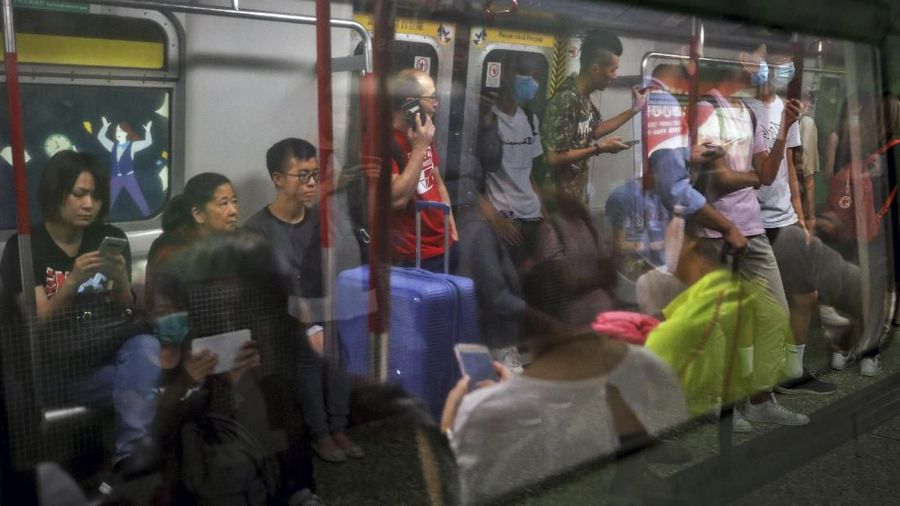 Selama dua bulan terakhir terjadi demo besar-besaran di Hong Kong.