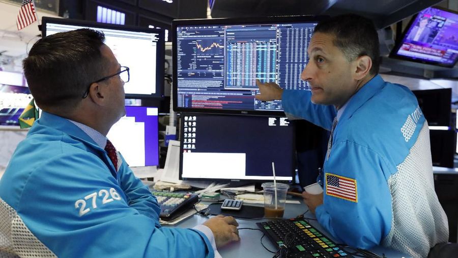 Pada pukul 18:03 WIB, kontrak futures Dow Jones dan S&P 500 menguat 73,94 & 5,5 poin. Sementara kontrak futures Nasdaq naik 22,28 poin.