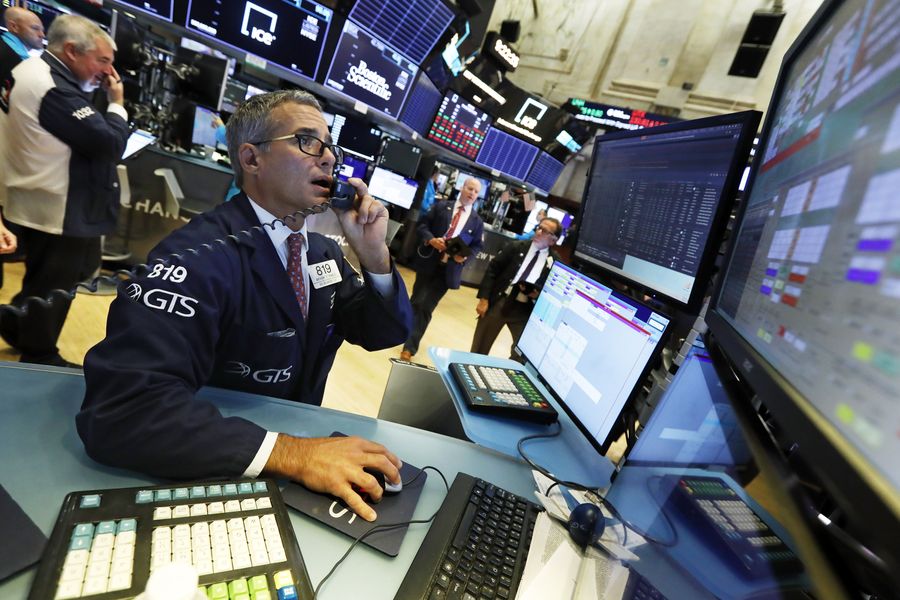 Wall Street Rata-Rata Menguat, Dow Jones Masih Cetak Rekor