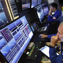 Data Tenaga Kerja Kurang Joss, Wall Street Campur Aduk