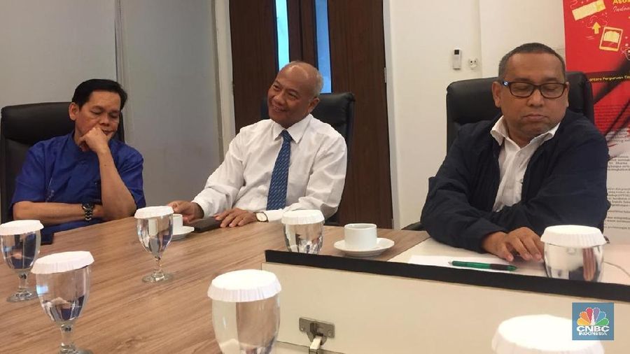Pemerintah berencana untuk 'mengimpor' rektor asing untuk kemudian ditempatkan di perguruan tinggi negeri (PTN).