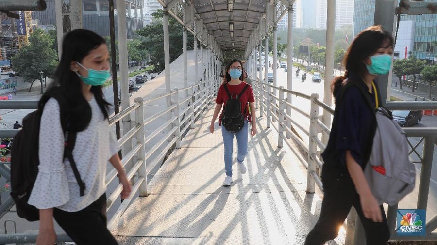 Tingkat polusi udara di Jakarta masuk dalam kategori tidak sehat atau berada di level 166 pada Minggu (1/9/2019),