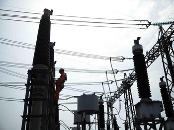 Hai PLN, Lebih Baik Potong Laba Daripada Gaji Pegawai!