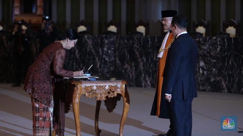 Destry merupakan calon tunggal DGS BI yang diajukan Presiden Joko Widodo kepada DPR.