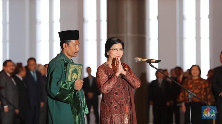 Pelantikan Destry Damayanti sebagai Deputi Gubernur Senior BI oleh Ketua Mahkamah Agung (CNBC Indonesia/Muhammad Sabki)