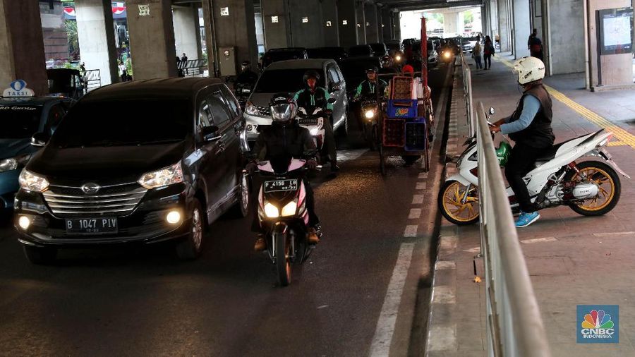 Pemerintah Provinsi DKI Jakarta memutuskan untuk memperluas sistem ganjil-genap dari sembilan ruas jalan menjadi 25 ruas jalan.