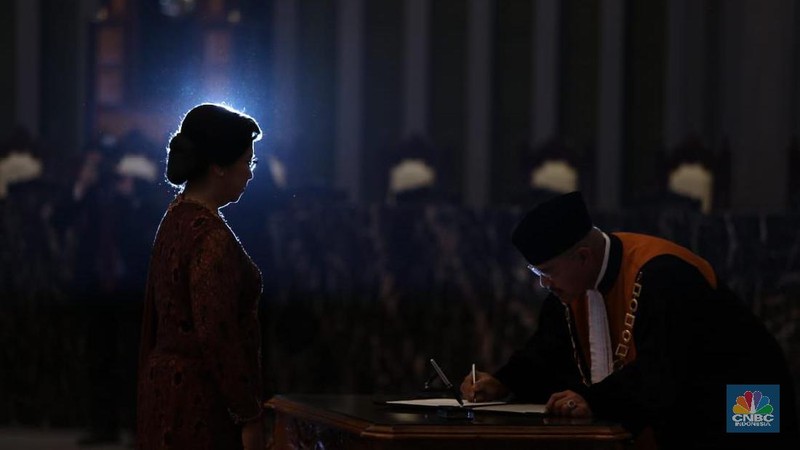 Destry merupakan calon tunggal DGS BI yang diajukan Presiden Joko Widodo kepada DPR.