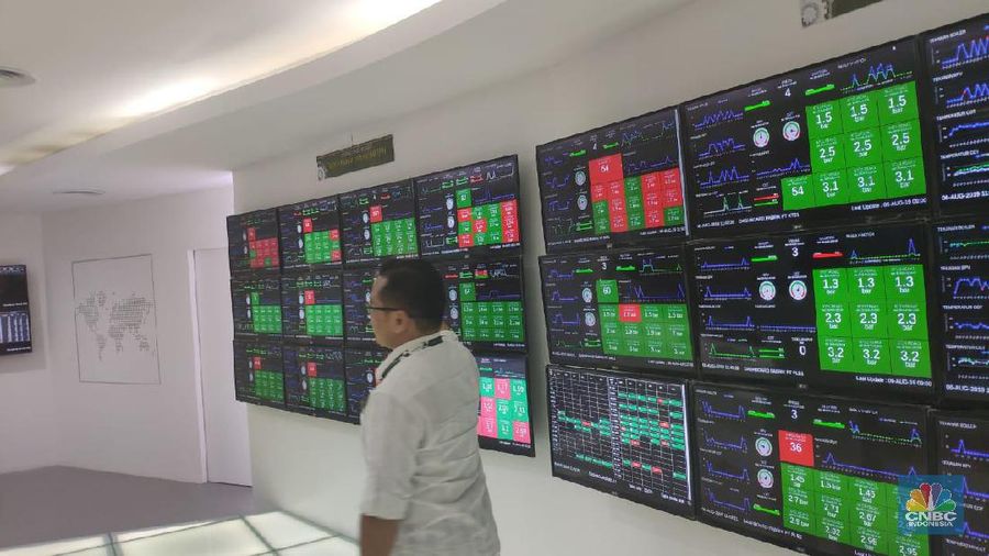 Ruang monitor pabrik CPO Astra Agro Lestari (CNBC Indonesia/Houtmand P Saragih)