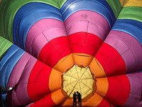 Melihat Cantiknya Langit di Festival Balon Udara Eropa