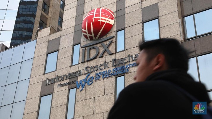 Bursa Efek Indonesia (BEI) memasukkan tiga saham emiten dalam dalam pengawasan khusus.