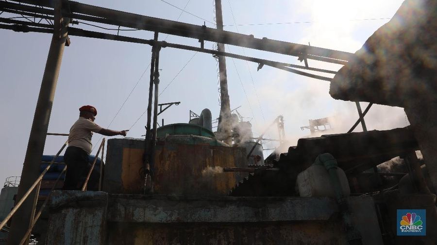 Pemerintah terus berupaya untuk mendorong industri manufaktur domestik.