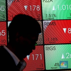 Ada Transaksi Nego Rp 17 T di Saham AMMN, IHSG Malah Koreksi Tipis