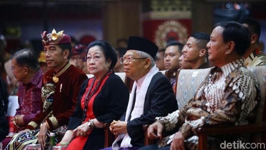 Utak-atik Kabinet Jokowi-Ma'ruf tidak hanya fokus pada kursi menteri semata, melainkan juga posisi wakil menteri.
