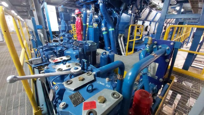 Passen Sie auf, PLN Plus Dieselgenerator 50 MW in Suri Sullok