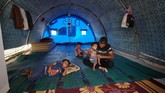 Pasukan koalisi mengalahkan ISIS di Mosul pada 2017, setelah melalui pertempuran sengit. Namun, akibatnya kota itu hancur lebur. (REUTERS/Abdullah Rashid)