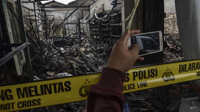 Anies Kirim Tim Pendata Daerah Rawan Kebakaran Akibat Listrik