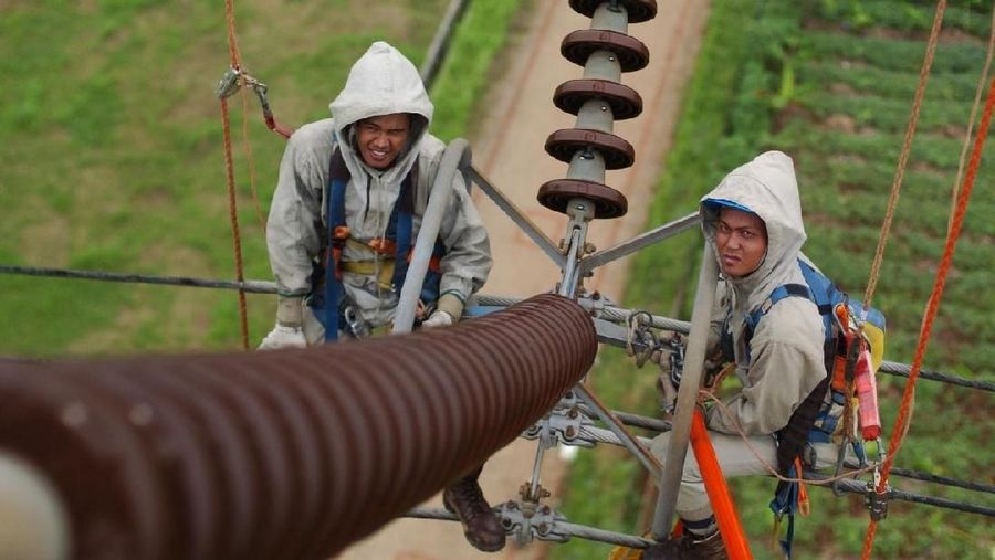 Geliat ekonomi di Kabupaten Natuna Kepulauan Riau meningkat pesar dalam empat tahun terakhir.