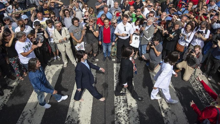 Abbey Road menjadi salah destinasi wajib bagi para Beatlemania yang ingin ziarah ke Inggris.
