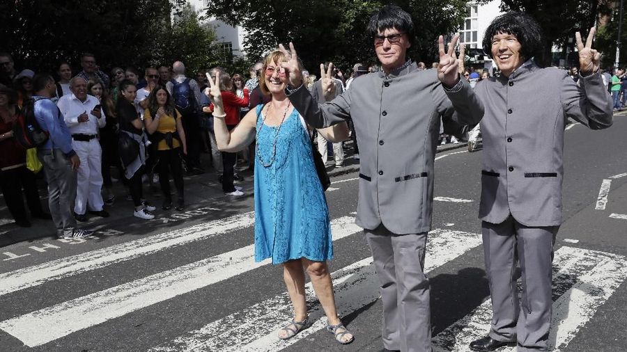 Abbey Road menjadi salah destinasi wajib bagi para Beatlemania yang ingin ziarah ke Inggris.