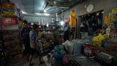 Kebutuhan sehari-hari pun, seperti makanan, bisa didapatkan lebih mudah di kamp pengungsian Mosul. (REUTERS/Abdullah Rashid)